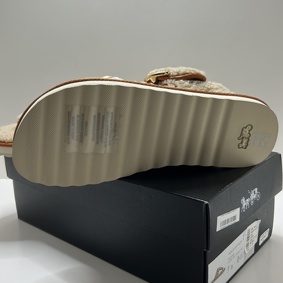 Coach Shelly Women's Sandals Flip Flops NWOB, Coach Shelly, Sandals, Flip Flop, Leather, Gold 